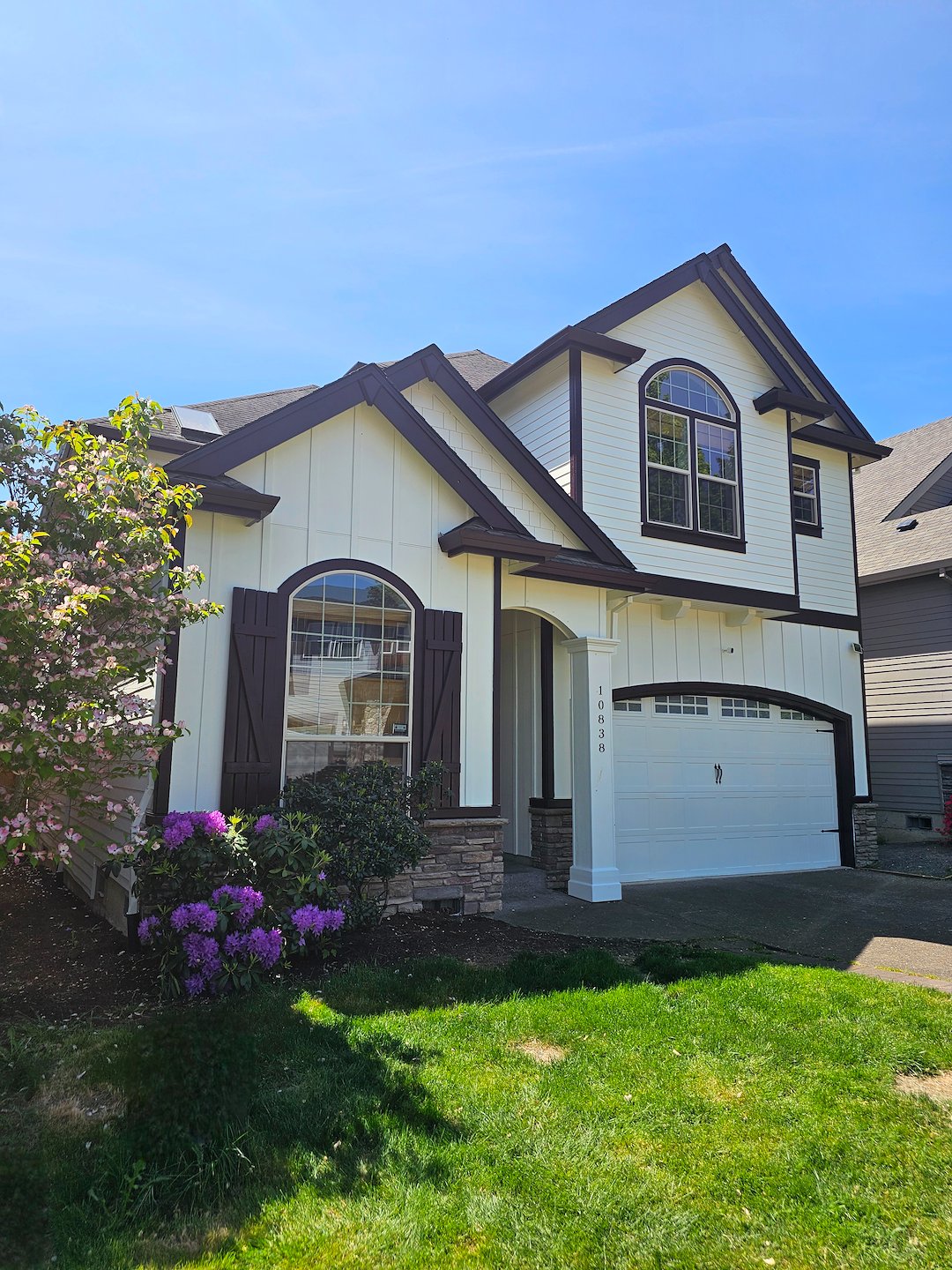 Exterior House Painting Transformation in Beaverton, Oregon: From Taupe to Bright White