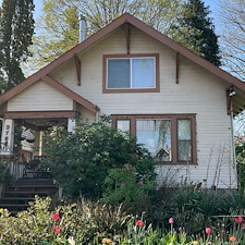 Stripping-Restoring-Exterior-Painting-in-SE-Portlands-ReedWoodstock-Neighborhood 1
